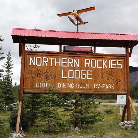 Northern Rockies Lodge Muncho Lake Exterior foto